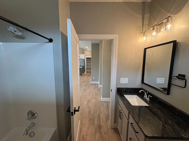 4916 Plumthicket Dr — Photo 21