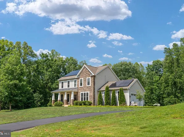 40 Boxwood Dr, Fredericksburg, VA 22406