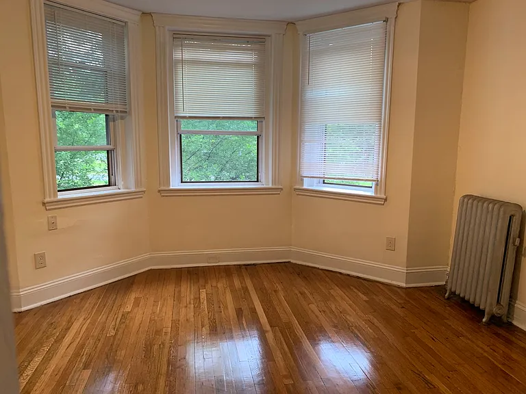 360 Riverway #4 — Photo 2