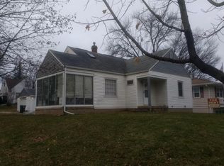 2122 W 7th St, Waterloo, IA 50702