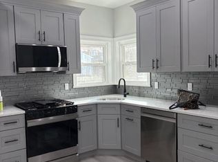 146 W 30th St, Bayonne, NJ 07002