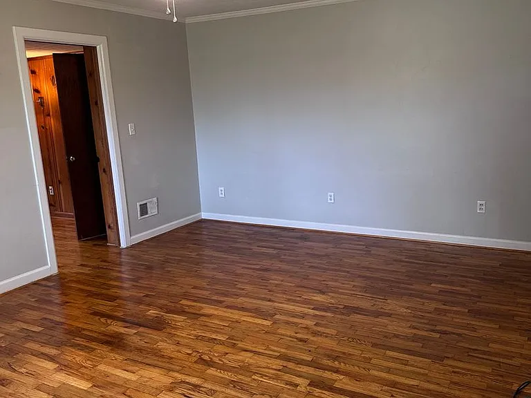 205 West Ave NW — Photo 3