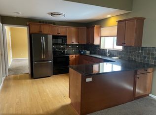 1101 Laura Ln, Commerce Township, MI 48390