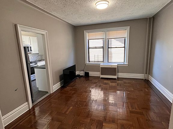3rd image of 96 Fairview Ave #B6