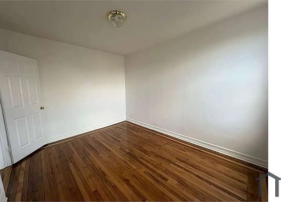 4th image of 1550 Townsend Ave APT 4B