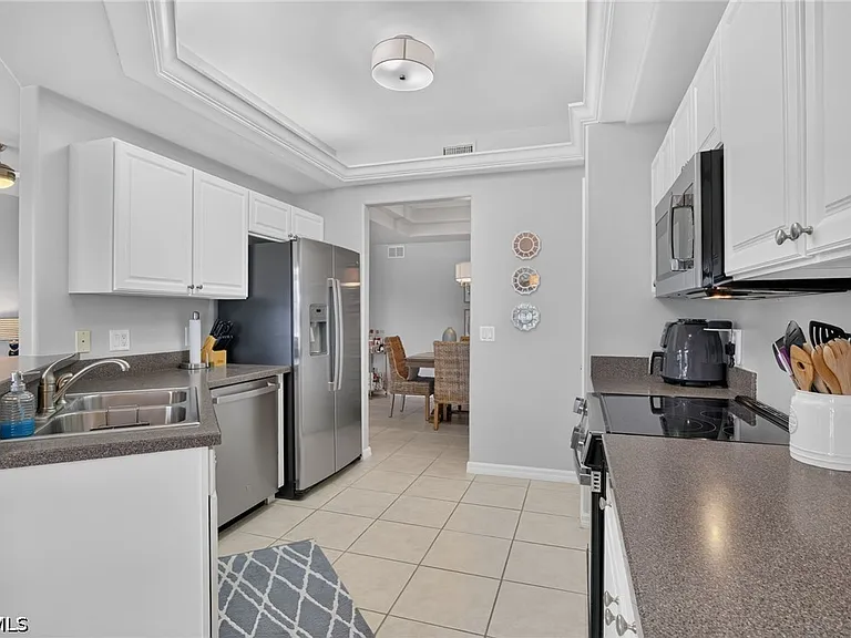 10006 Sky View Way #203 — Photo 10