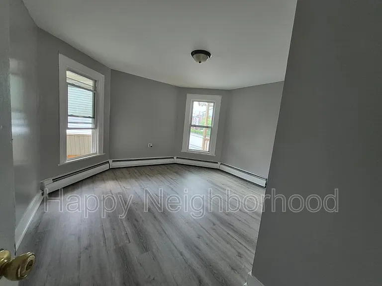 46 Green St #1F — Photo 2
