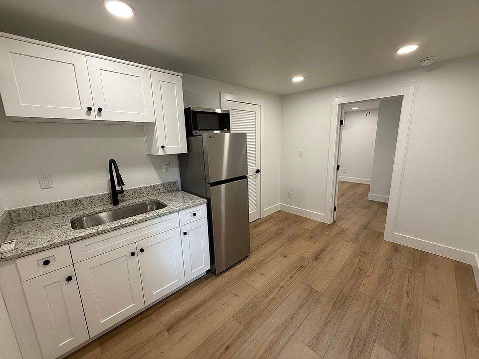 1st image of 2029 Portsmouth St #2D