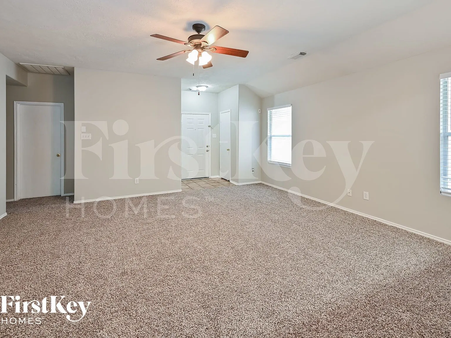 3 bed, 2.0 bath, 1424 sqft, $2,090 — Photo 3