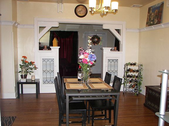 Dining room/great feaatures