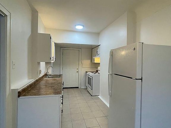 5th image of 3302 Kenilworth Ave Unit 101