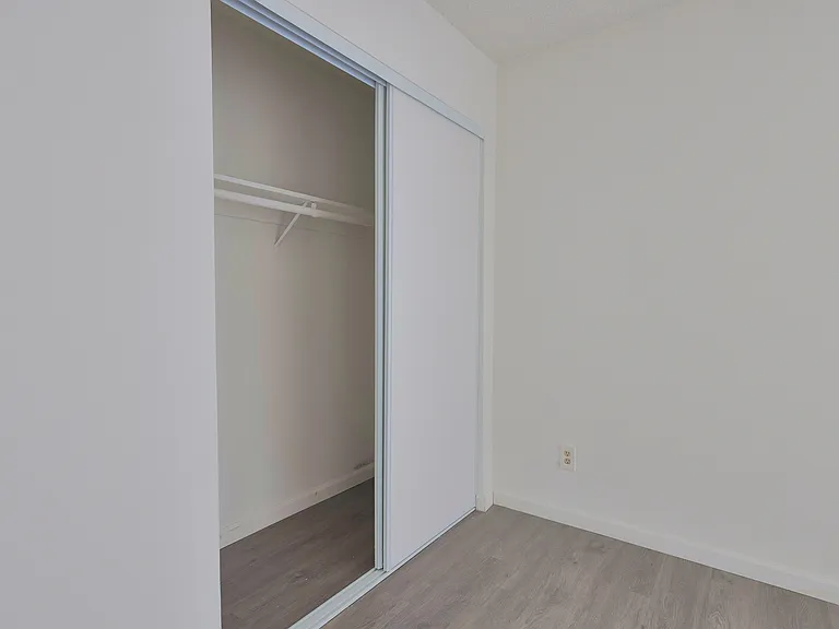 140 N Commonwealth Ave — Photo 11