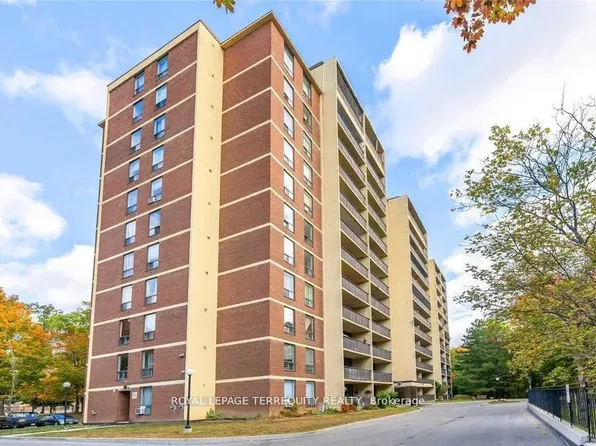 15 London Green Ct #409, Toronto, ON M3N 1K4