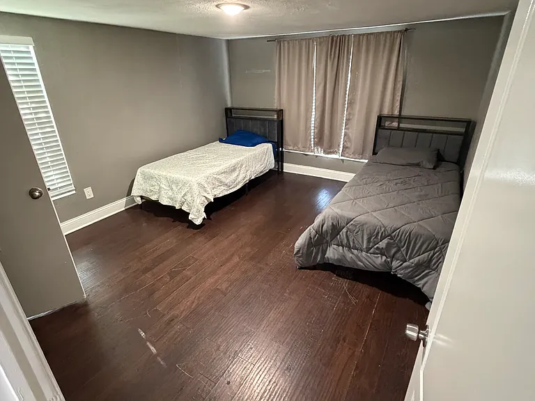 5432 Elgin St — Photo 18