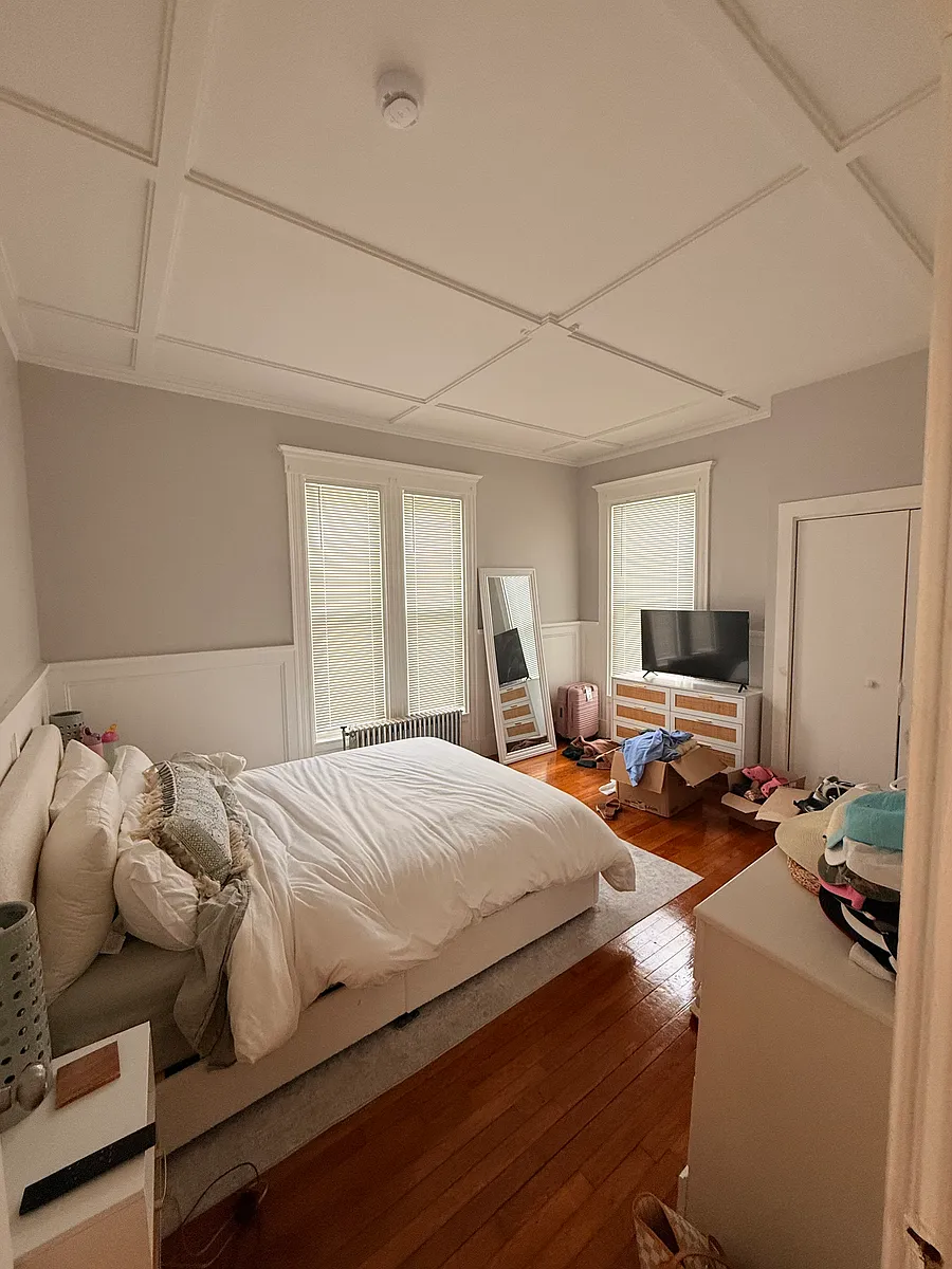 Building Photo - 42 Pond St #1
