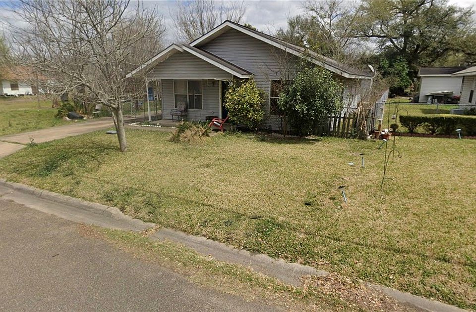 2nd image of 2314 N Jecker St