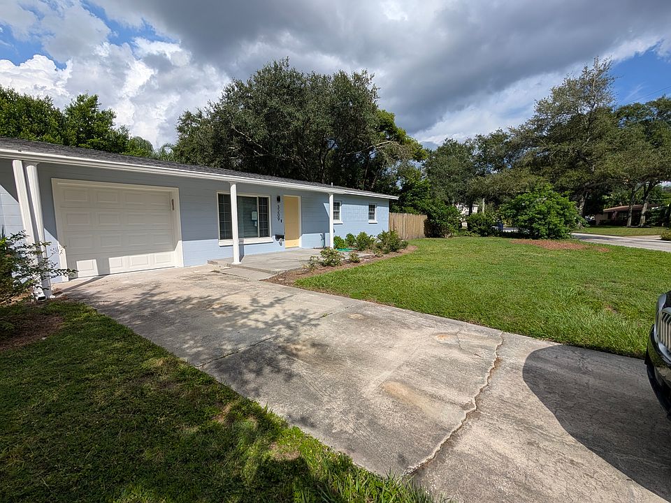 1st image of 3209 W Leila Ave