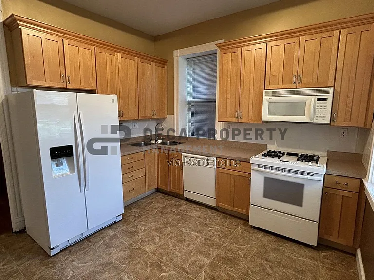 2304 Russell Blvd #1E — Photo 4