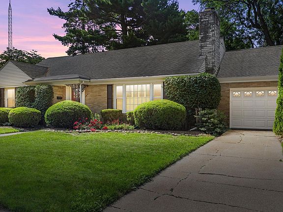 2nd image of 449 Melvin AVENUE