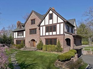 17 Douglas Cir, Rye, NY 10580