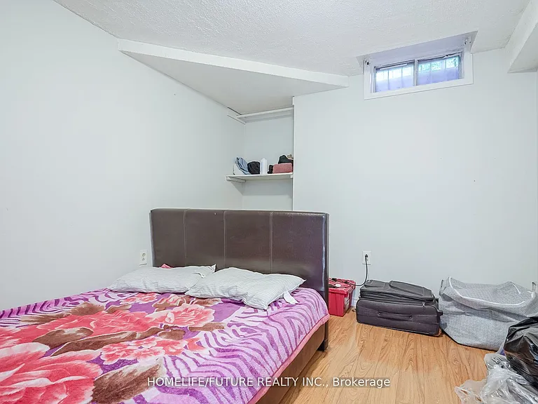 47 Carisbrooke Sq #BASEMENT — Photo 12