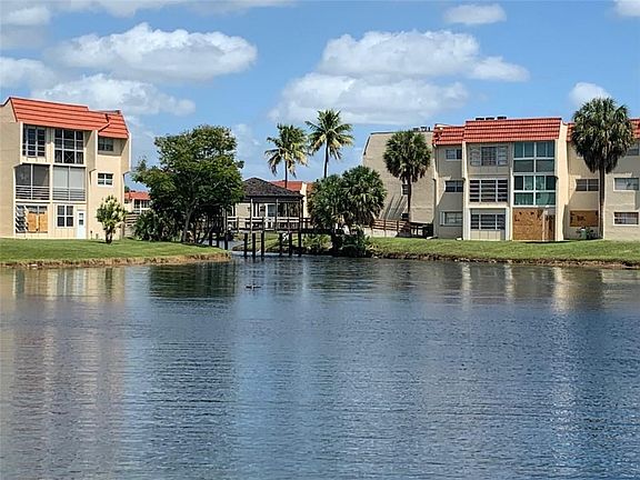 3rd image of 2850 W Sunrise Lakes Dr #107