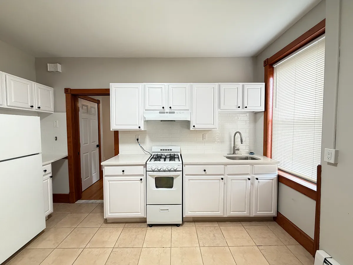 Building Photo - 527 Chapel St #D3
