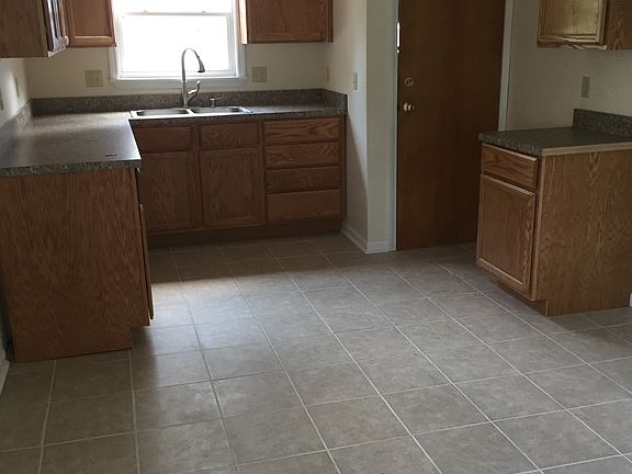 Dining/Kitchen area