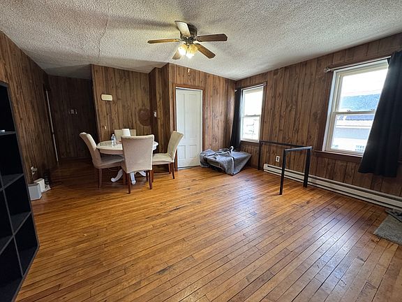 2nd image of 631 Walnut St APT 3