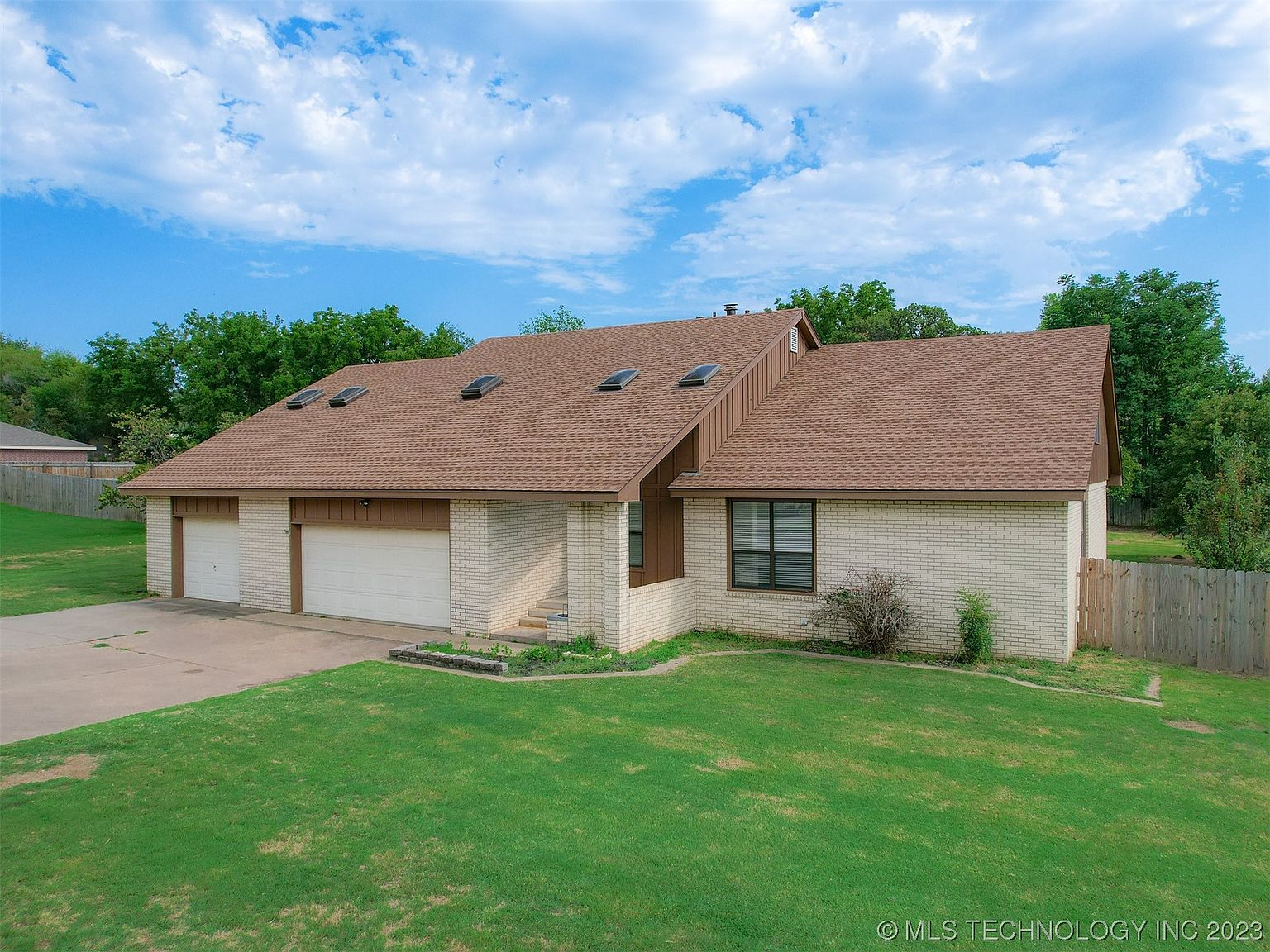 20 Raintree St, Ponca City, OK 74604 MLS 2328130 Zillow