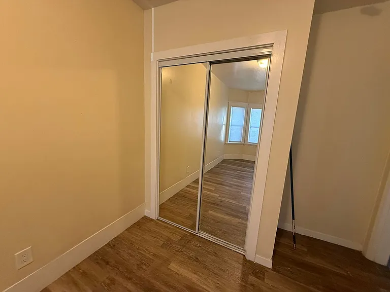 2535 Filbert Street — Photo 14