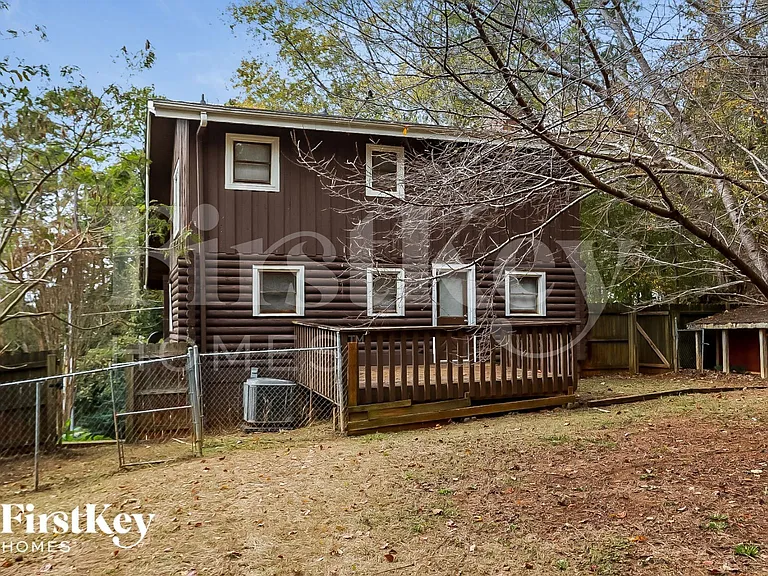 4490 Wallace Cir — Photo 15