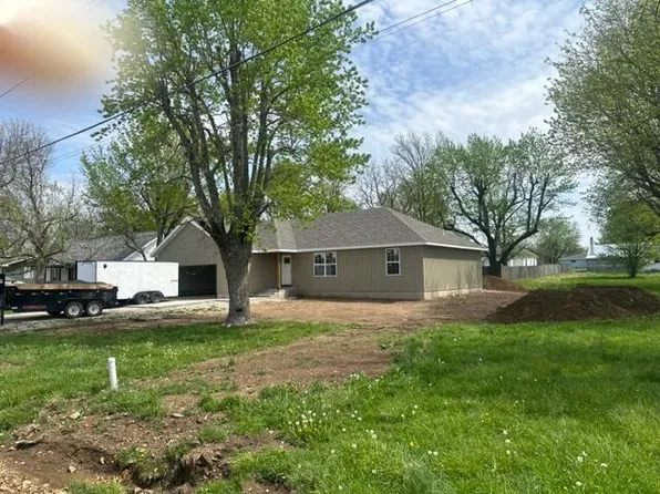 224 N Division Street, Seymour, MO 65746