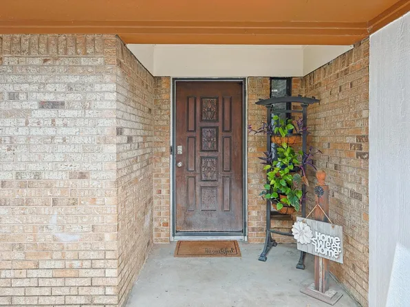 3417 Woodthrush Ln, Denton, TX 76209