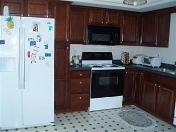 4th image of 725 Whispering Brook Trce