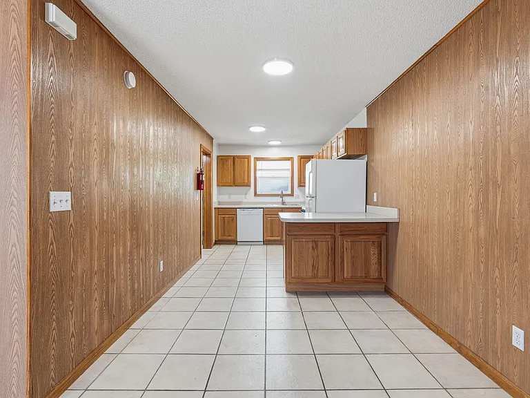 Mid-Town Apartments — Photo 11