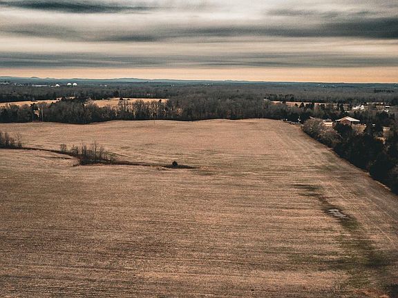 3rd image of Ellis Rd