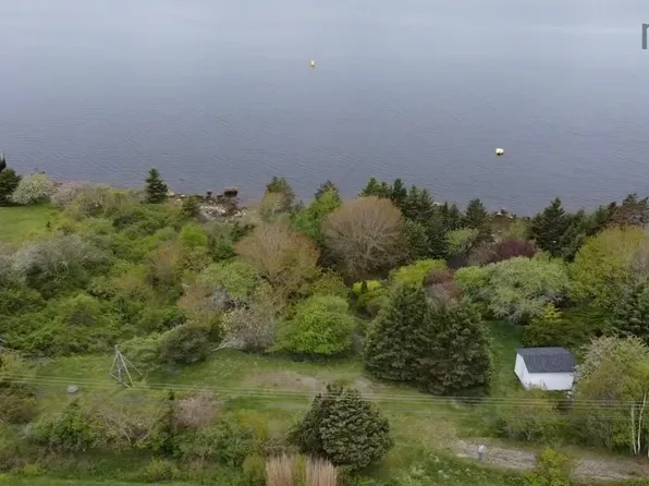 964 Sandy Point Rd, Shelburne, NS B0T 1W0