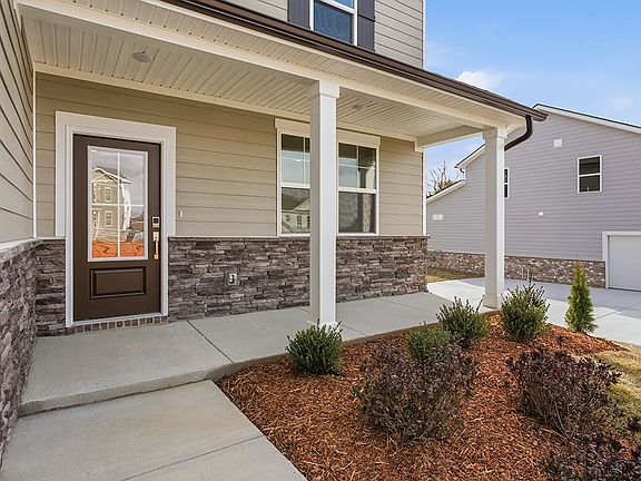 4th image of 824 Averitt Ln