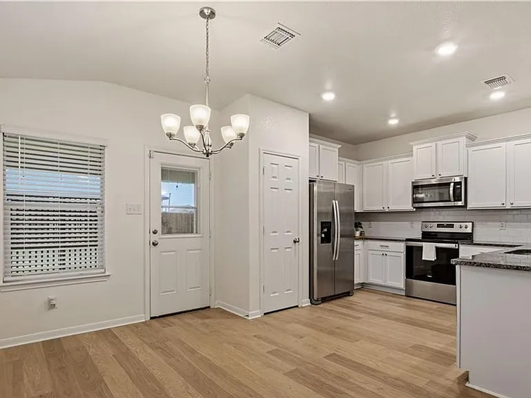2405 Elba Dr — Photo 5