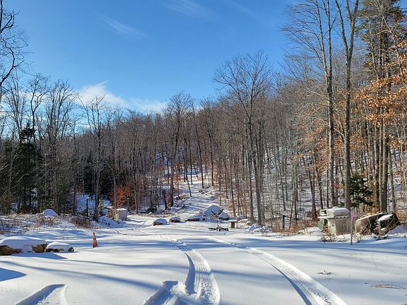4th image of 135 Mountain Ln N