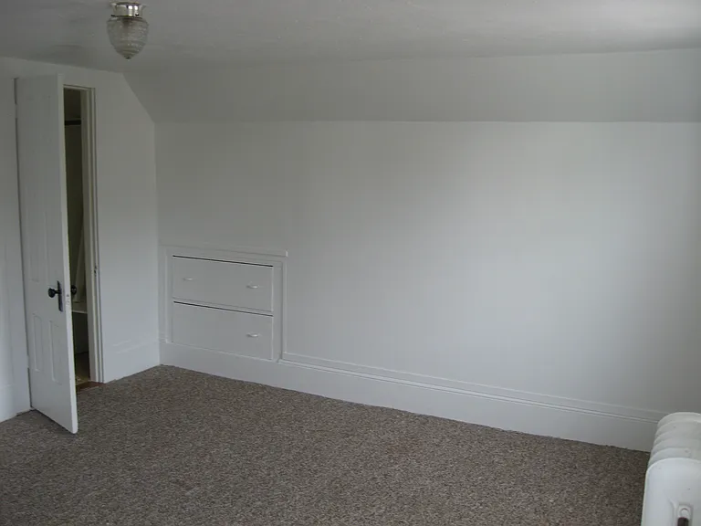 113 1/2 S State St #113-1/2 — Photo 3