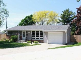 1607 Conrad Ct, Manitowoc, WI 54220