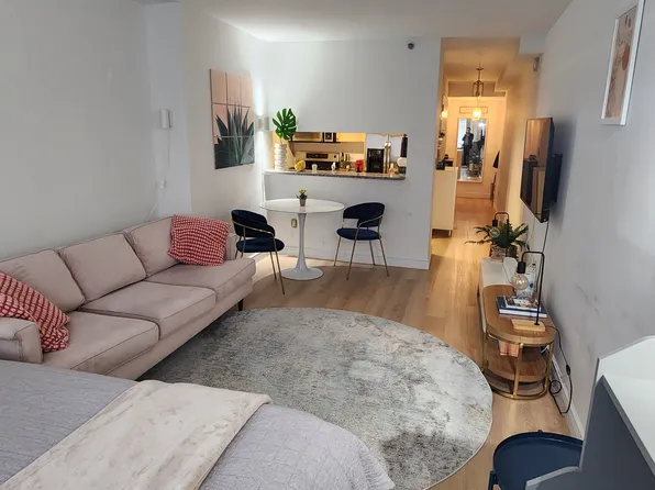 1760 Second Avenue 3D image 2 of 19