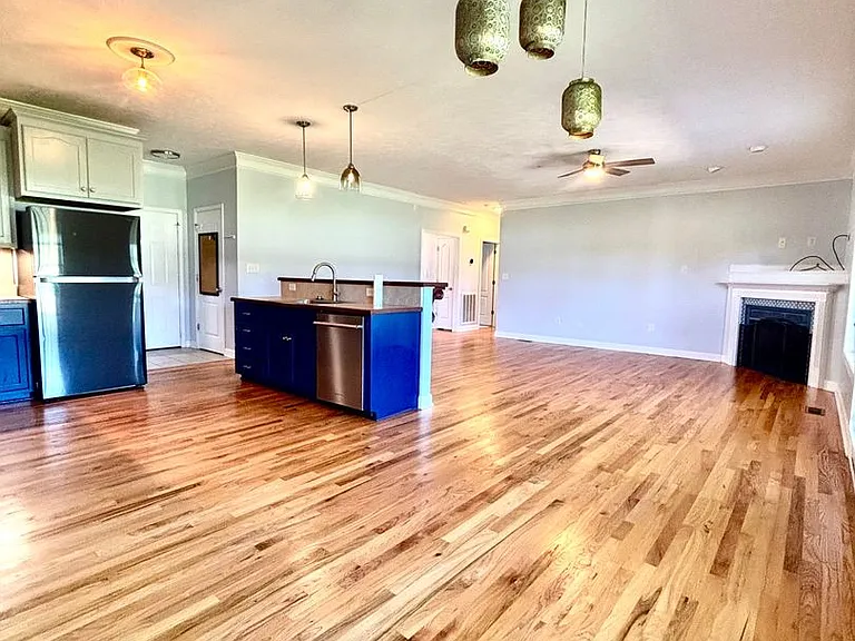 1933 Teesdale Dr — Photo 12