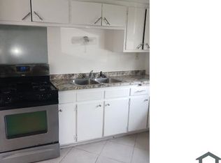 5658 N 61st St, Milwaukee, WI 53218