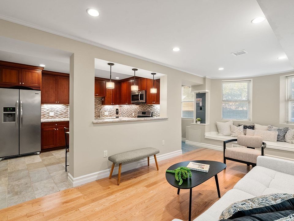 1st image of 116 Pleasant St #B