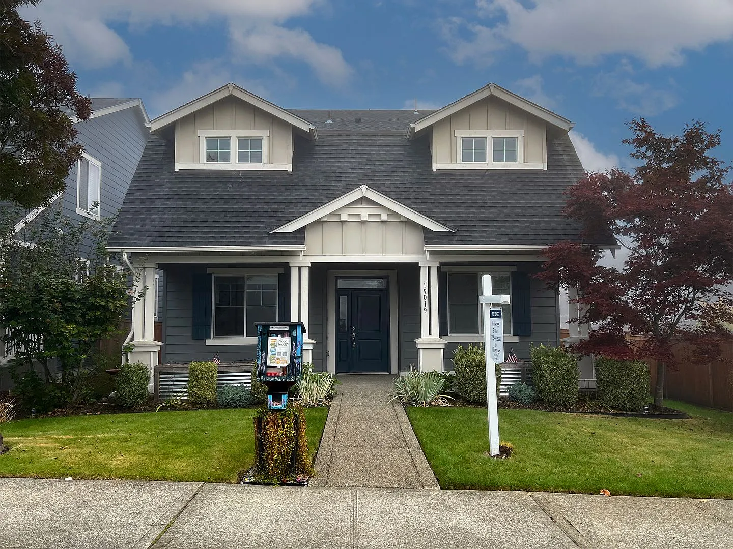 Light and Bright 3 bedroom, 2.5 bathroom on a corner lot in Tehaleh — Photo 1