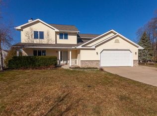 505 Nordic Ln, Slinger, WI 53086