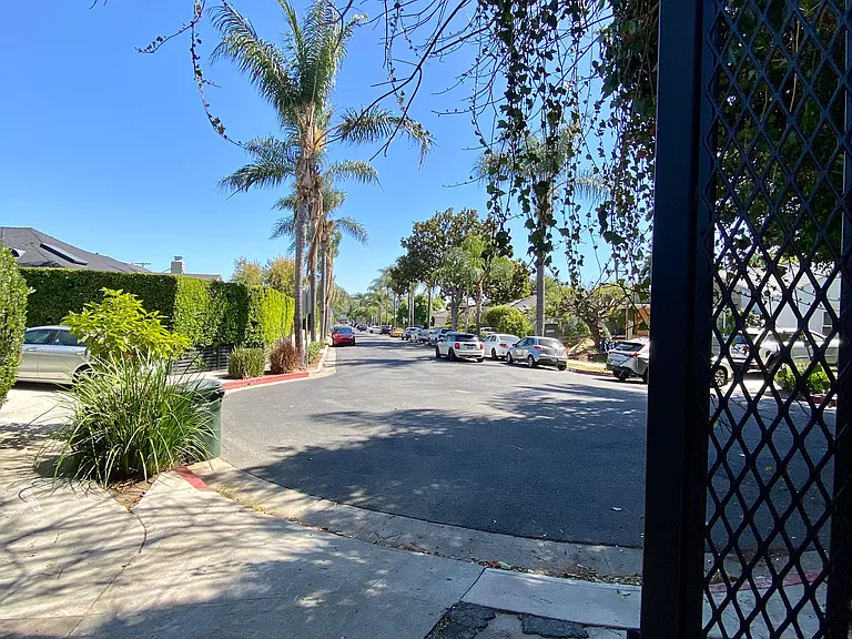 1/2 Fountain Ave — Photo 16
